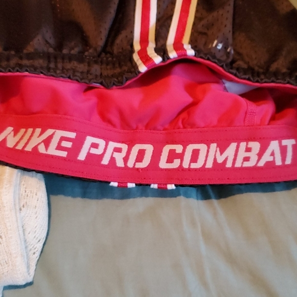 Nike pro pink and black shorts - Picture 9 of 10